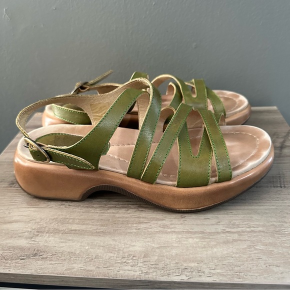 Dansko Shoes - Dansko Sandals. Green and Brown. EUC. Size 40 or 9.5